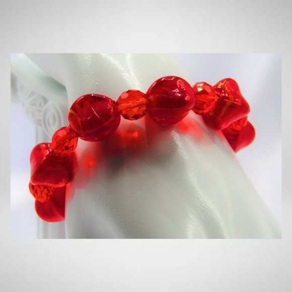 Red Beaded Jewelry Set - Picture 4 of 5